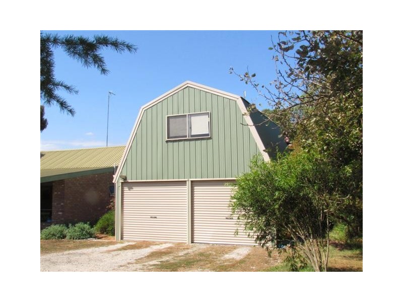 2100 Willow Grove Road, Hill End VIC 3825