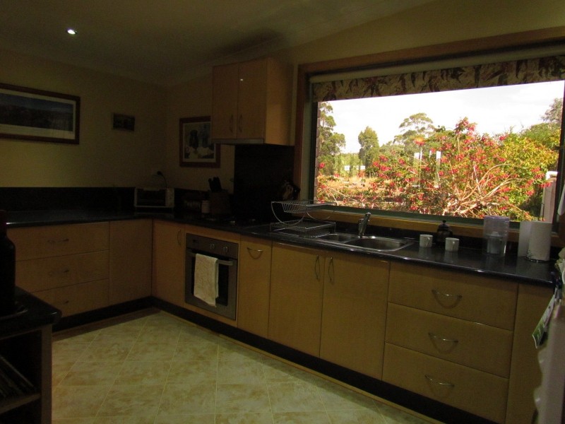 2100 Willow Grove Road, Hill End VIC 3825