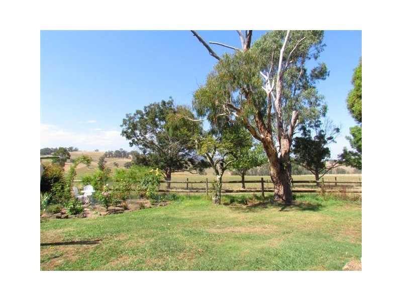 2100 Willow Grove Road, Hill End VIC 3825