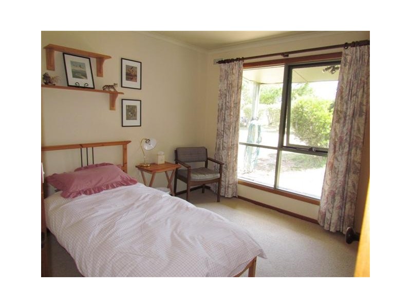 2100 Willow Grove Road, Hill End VIC 3825