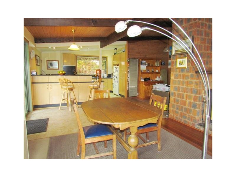 2100 Willow Grove Road, Hill End VIC 3825