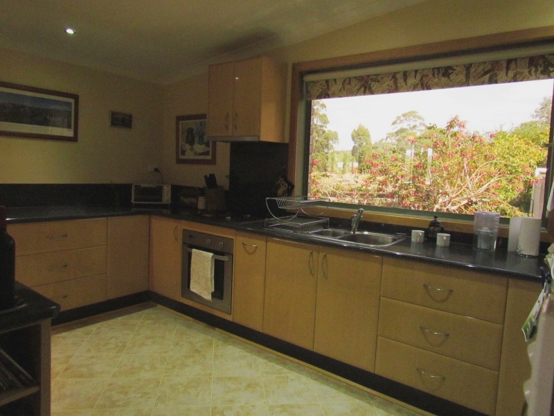 2100 Willow Grove Road, Hill End VIC 3825