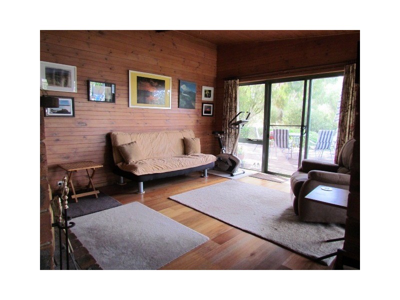 2100 Willow Grove Road, Hill End VIC 3825