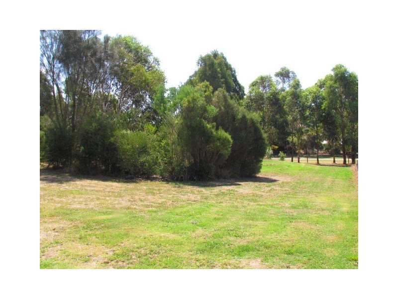 2100 Willow Grove Road, Hill End VIC 3825