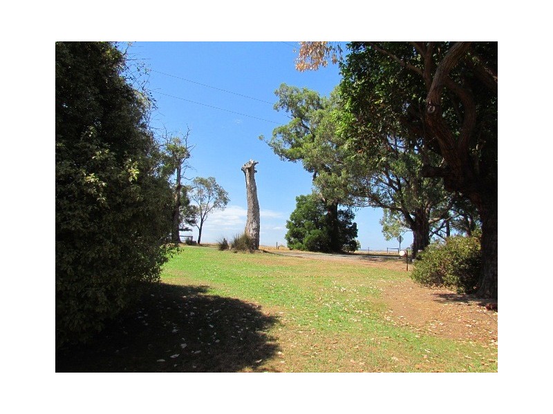 Corner Willow Grove Road and Paynters Road, Hill End VIC 3825