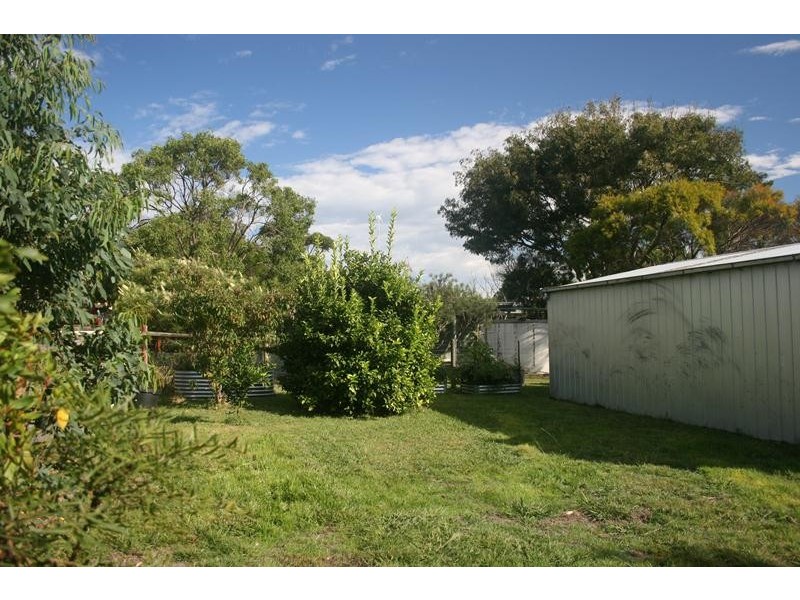 105 Acacia St, Walkerville VIC 3956