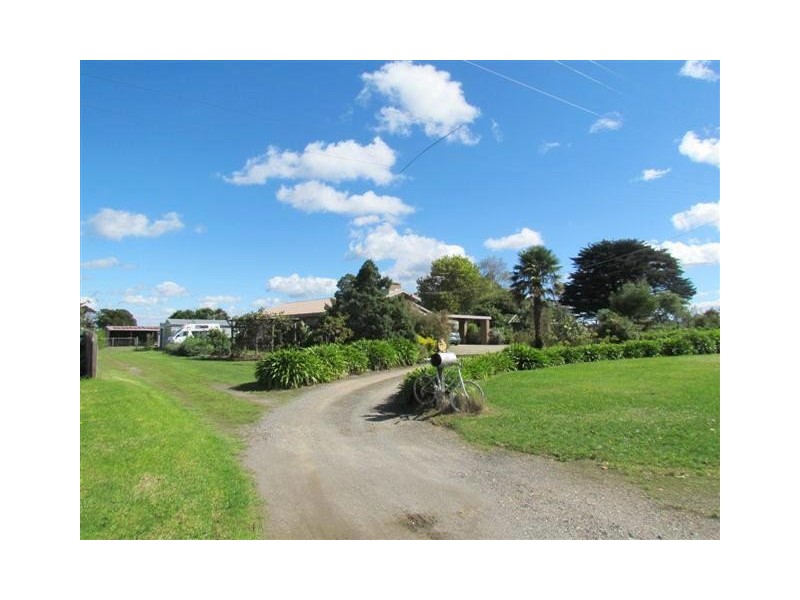 2383 Willow Grove Road, Hill End VIC 3825