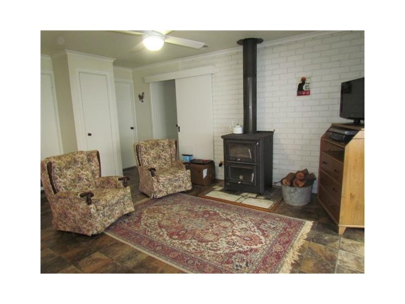 2383 Willow Grove Road, Hill End VIC 3825
