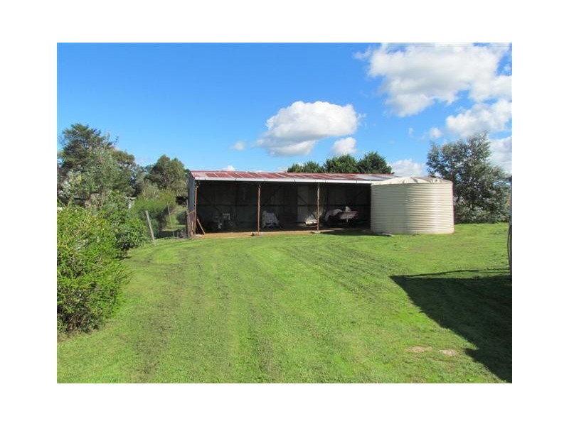 2383 Willow Grove Road, Hill End VIC 3825