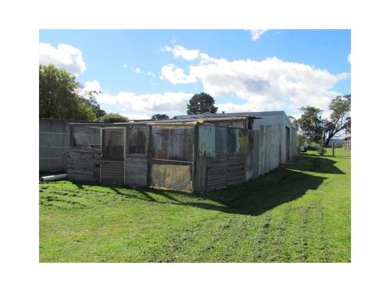 2383 Willow Grove Road, Hill End VIC 3825