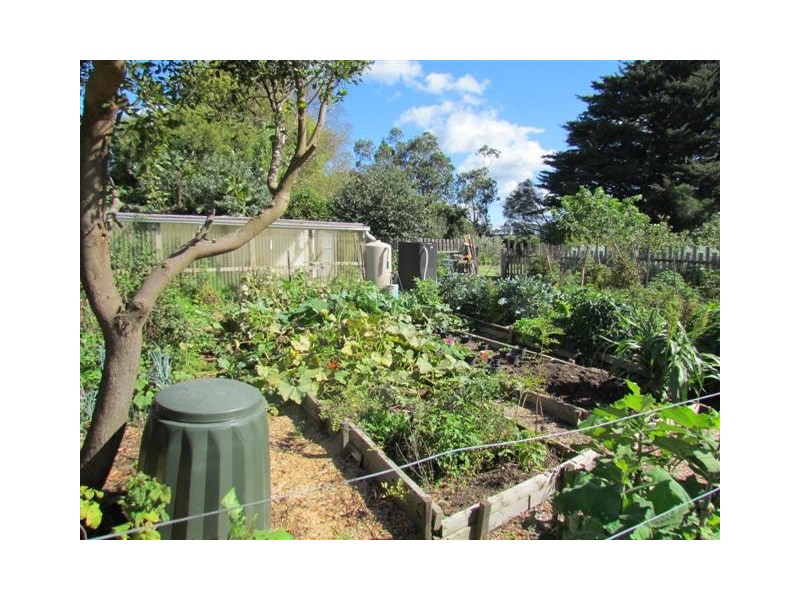 2383 Willow Grove Road, Hill End VIC 3825