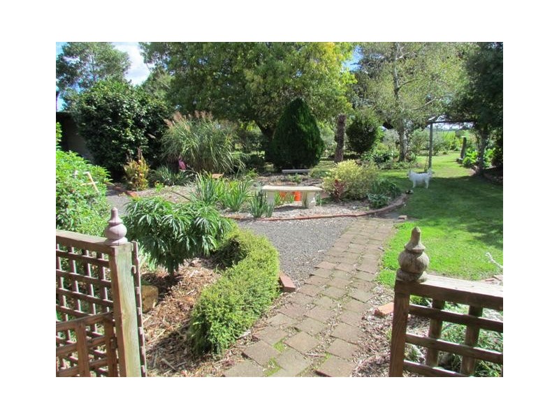 2383 Willow Grove Road, Hill End VIC 3825