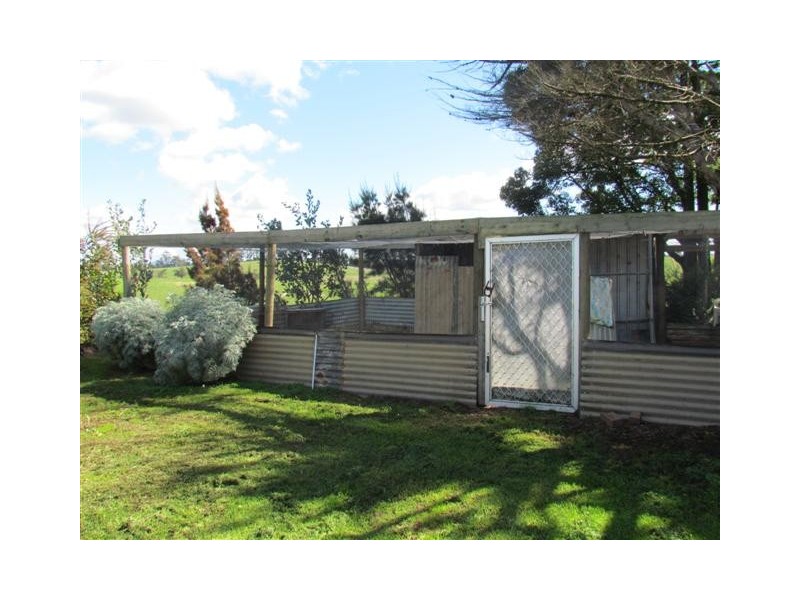 2383 Willow Grove Road, Hill End VIC 3825