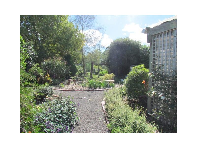 2383 Willow Grove Road, Hill End VIC 3825