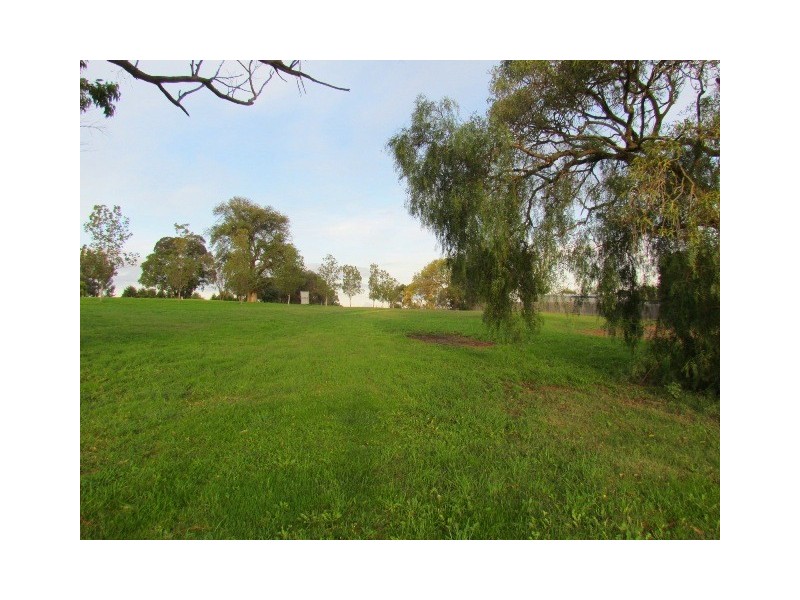 1 Golf View Court, Drouin VIC 3818