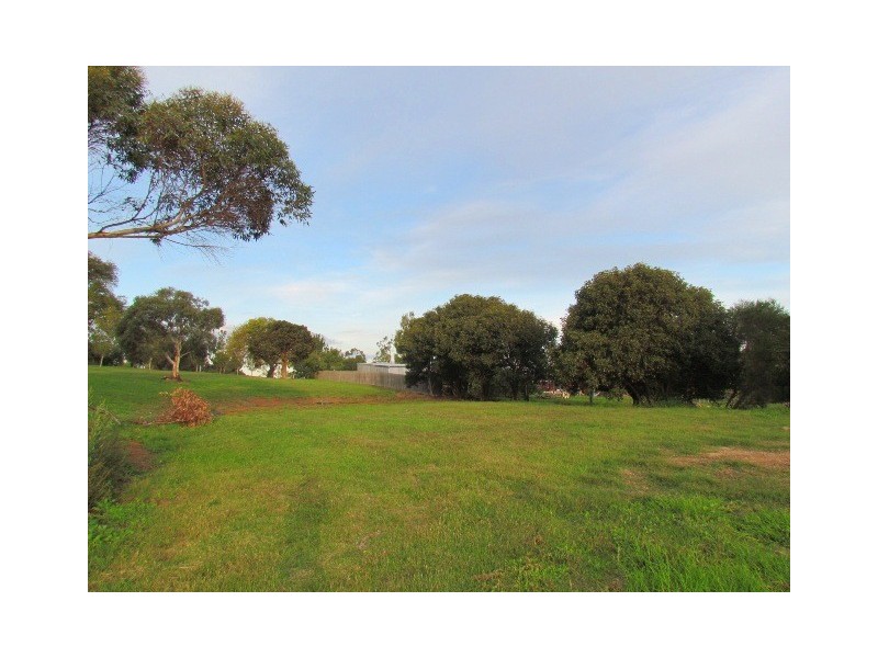 1 Golf View Court, Drouin VIC 3818