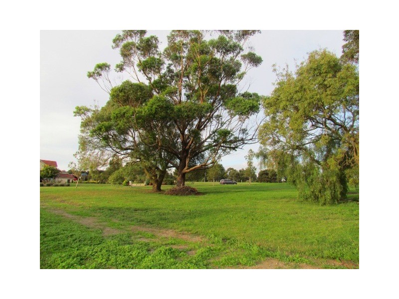 1 Golf View Court, Drouin VIC 3818