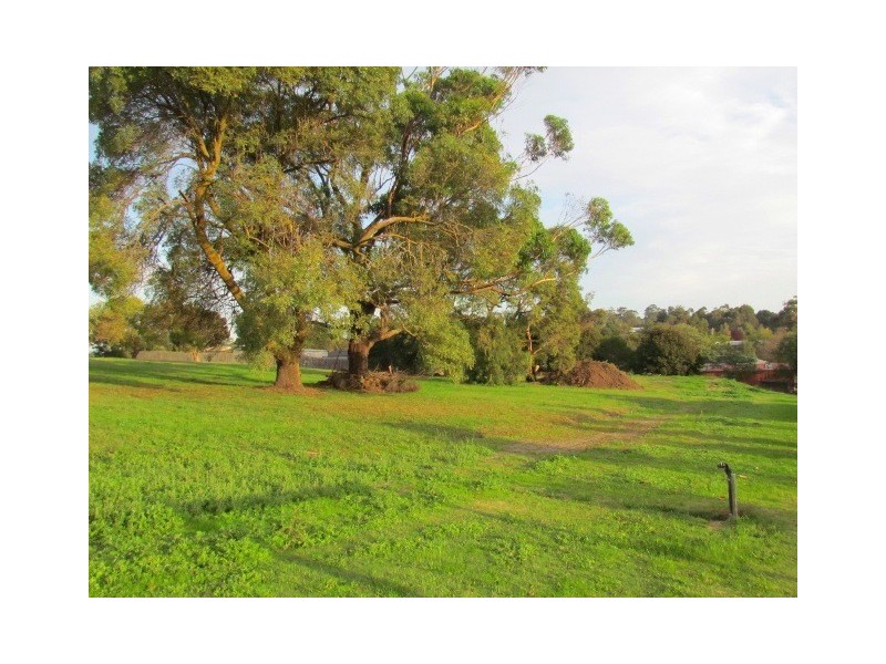 1 Golf View Court, Drouin VIC 3818