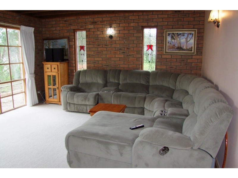 6-8 Bacon Ave., Koonwarra VIC 3954