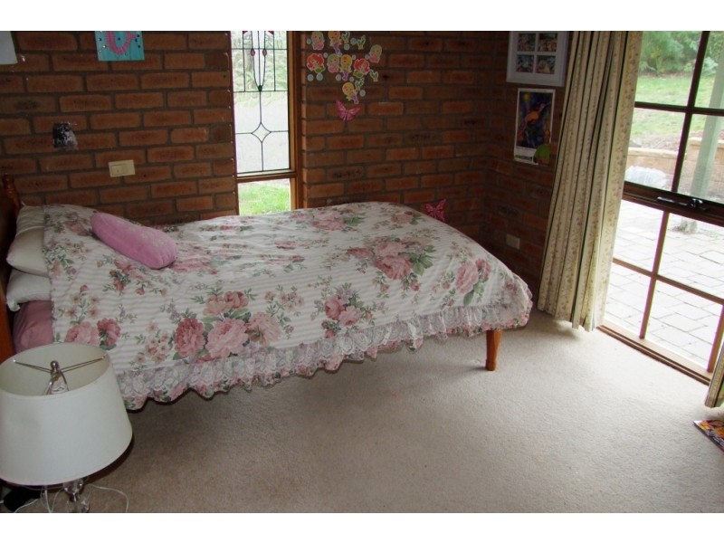 6-8 Bacon Ave., Koonwarra VIC 3954