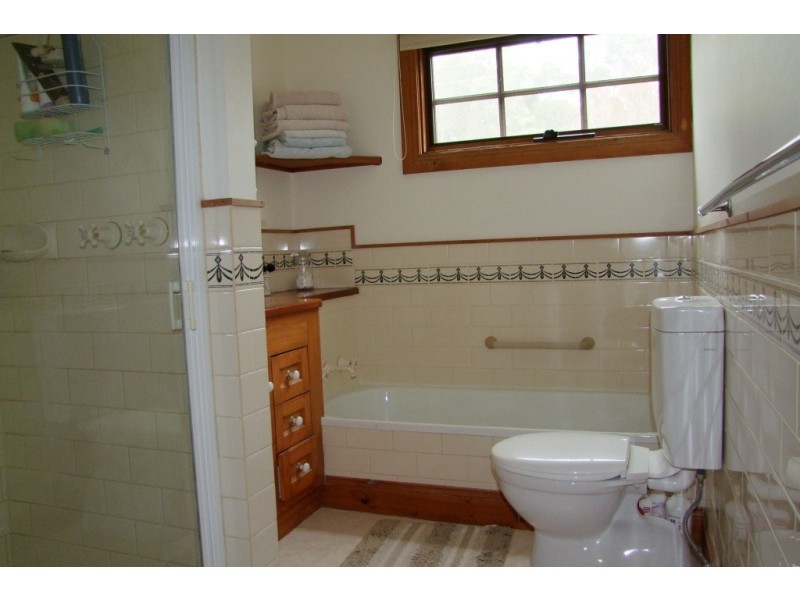 6-8 Bacon Ave., Koonwarra VIC 3954