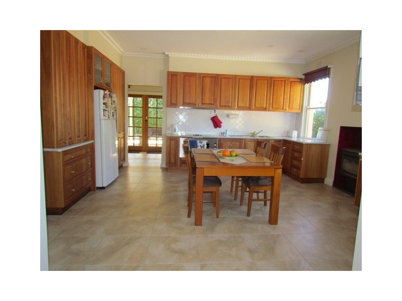 300 Jacksons Track, Labertouche VIC 3816