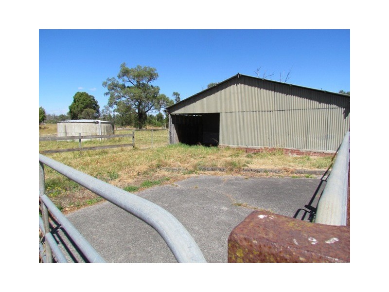 300 Jacksons Track, Labertouche VIC 3816