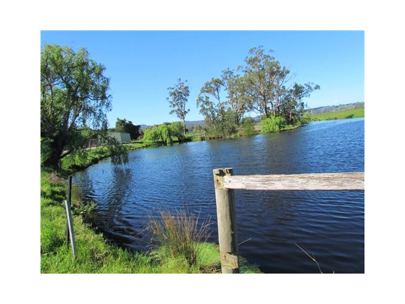 300 Jacksons Track, Labertouche VIC 3816