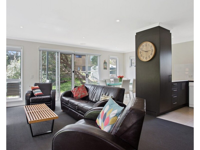 17 Beach Pde, Sandy Point VIC 3959