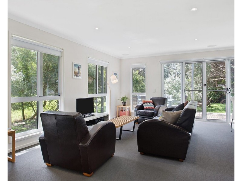 17 Beach Pde, Sandy Point VIC 3959