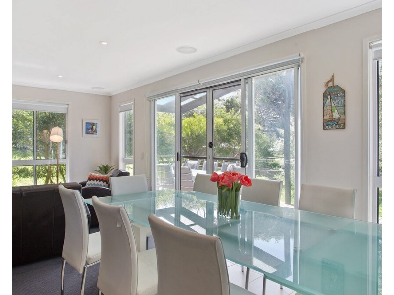17 Beach Pde, Sandy Point VIC 3959