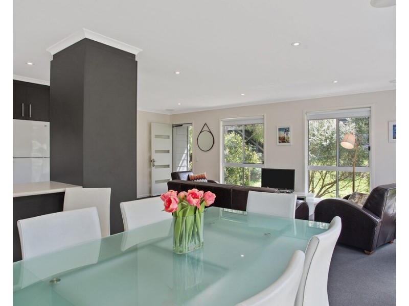 17 Beach Pde, Sandy Point VIC 3959