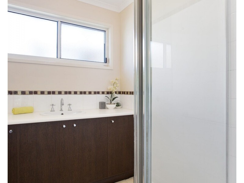 17 Beach Pde, Sandy Point VIC 3959