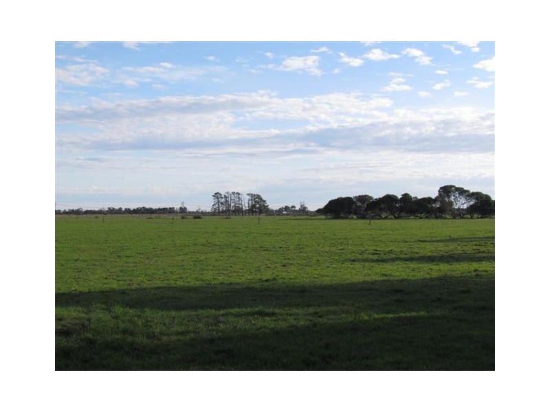 Corner Evans + Kooweerup – Longwarry Roads, Longwarry VIC 3816