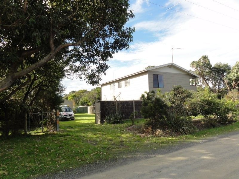 4 Roscrea Crescent, Walkerville VIC 3956