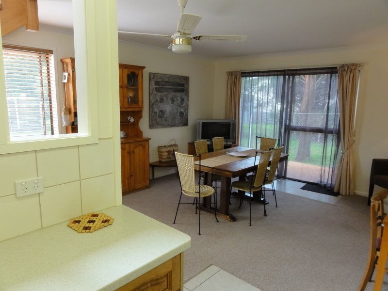 4 Roscrea Crescent, Walkerville VIC 3956