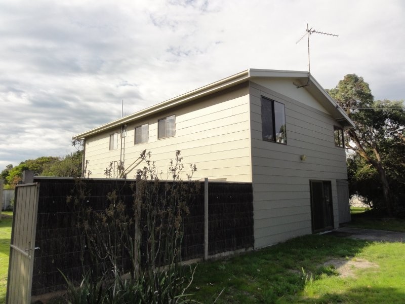 4 Roscrea Crescent, Walkerville VIC 3956