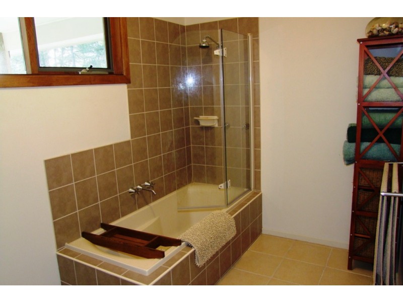 Anderson VIC 3995