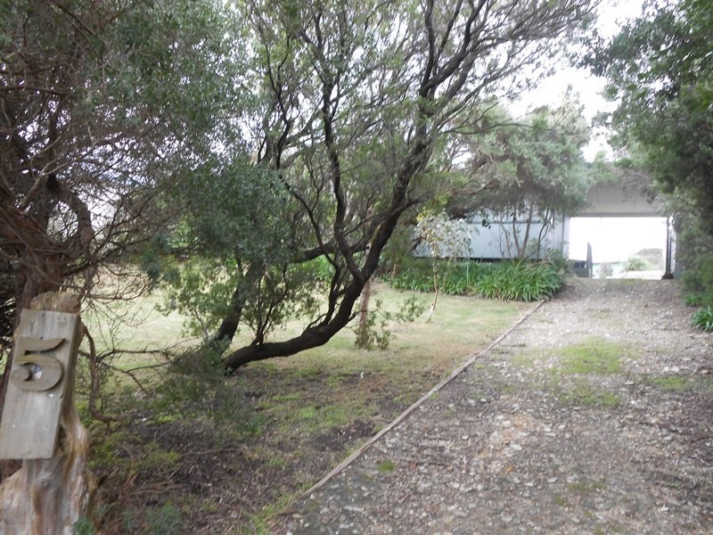 5 Ocean View Pde, Sandy Point VIC 3959