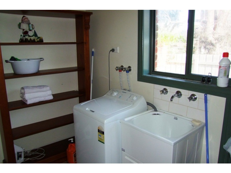 2 Murray Street, Inverloch VIC 3996