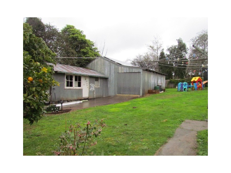 32 Wood Street, Drouin VIC 3818