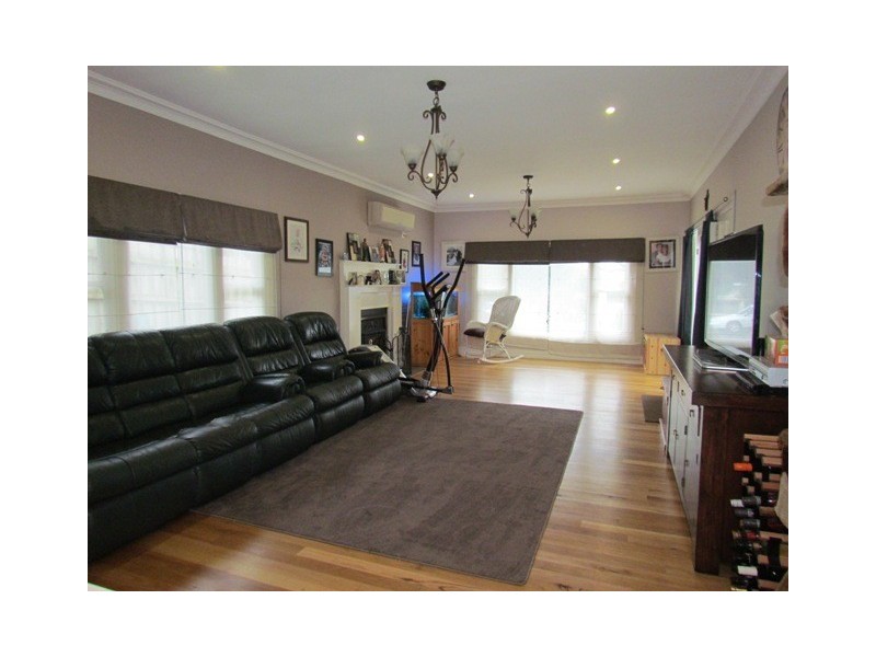 32 Wood Street, Drouin VIC 3818