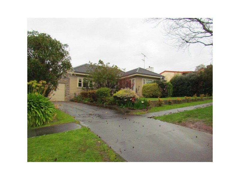 32 Wood Street, Drouin VIC 3818