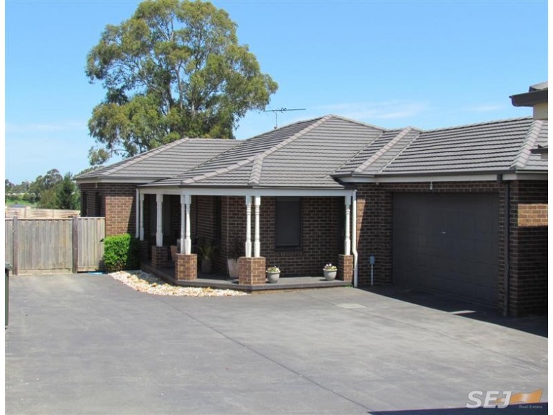 2/5 Lyndhurst Square, Drouin VIC 3818