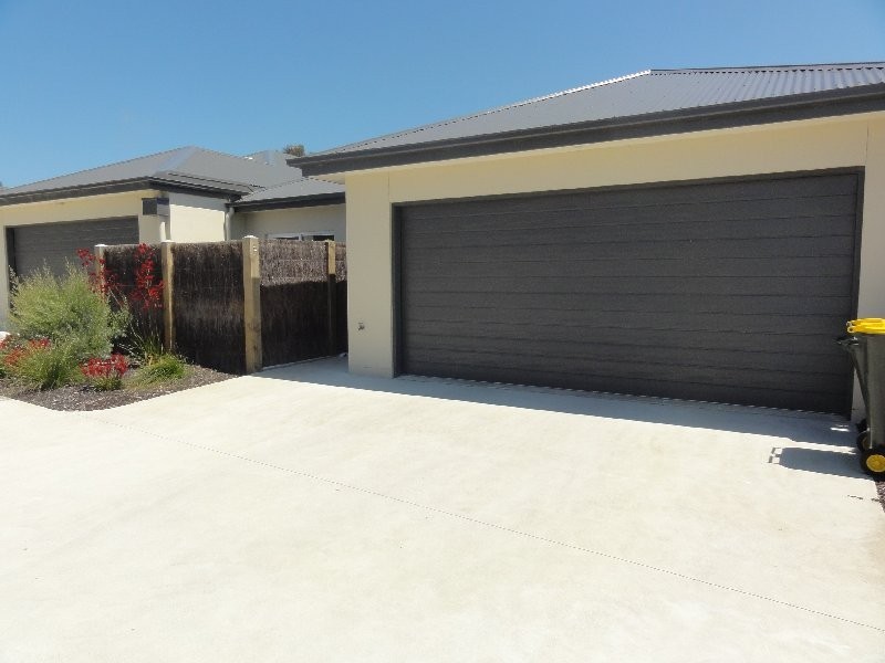 1/94 Station Road, Foster VIC 3960