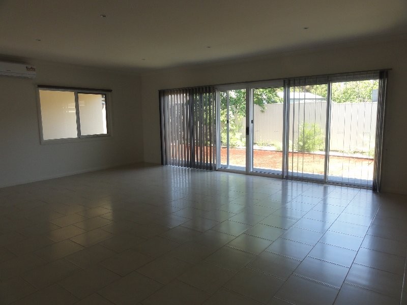 1/94 Station Road, Foster VIC 3960