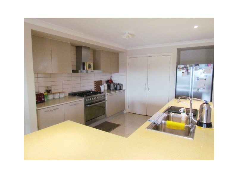 69 Walker Drive, Drouin VIC 3818