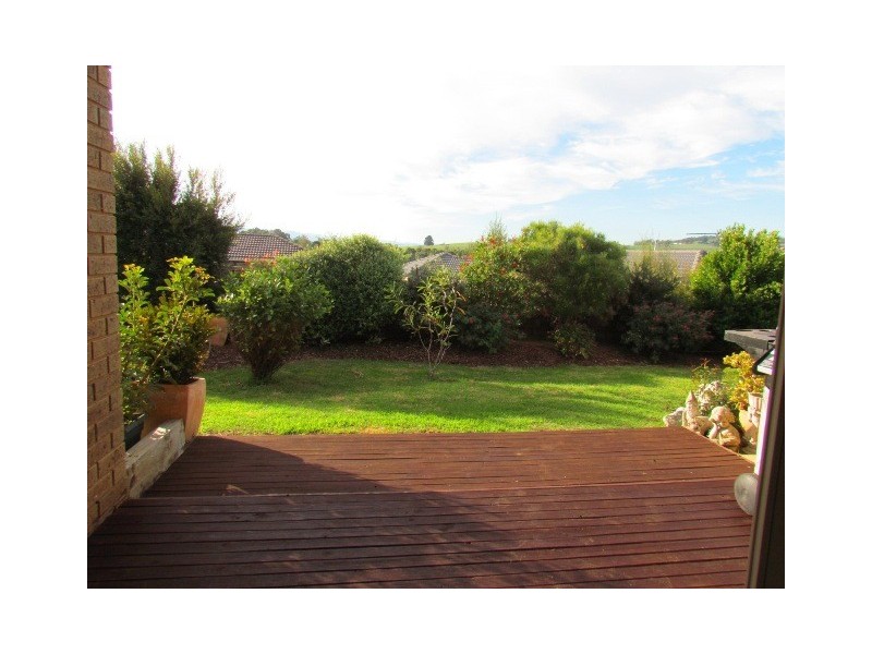 69 Walker Drive, Drouin VIC 3818