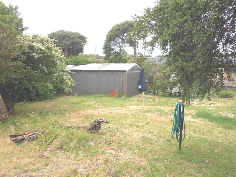 39 Beach Pde, Sandy Point VIC 3959