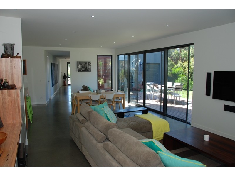 67 Ash Avenue, Sandy Point VIC 3959